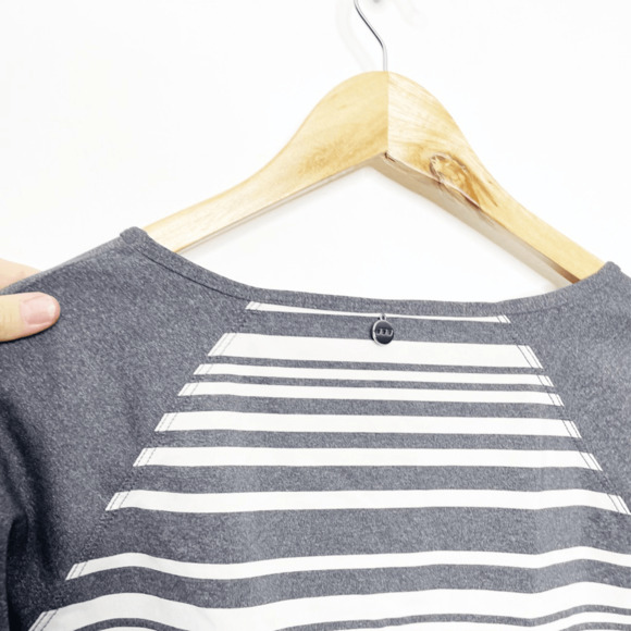 LORNA JANE Raglan Striped Long Sleeve gray activewear crew neck womens medium m - Picture 4 of 6